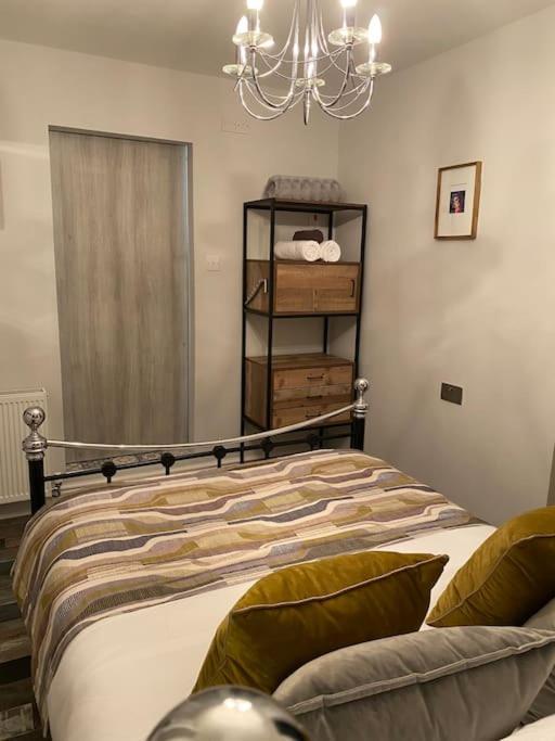 Mumbles - Modern Apartment With Panoramic Sea Views Oystermouth Eksteriør bilde