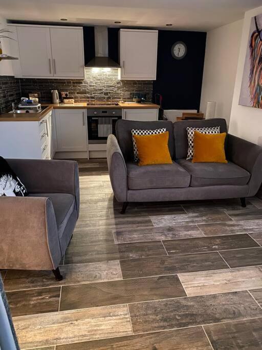 Mumbles - Modern Apartment With Panoramic Sea Views Oystermouth Eksteriør bilde