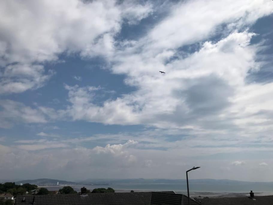 Mumbles - Modern Apartment With Panoramic Sea Views Oystermouth Eksteriør bilde