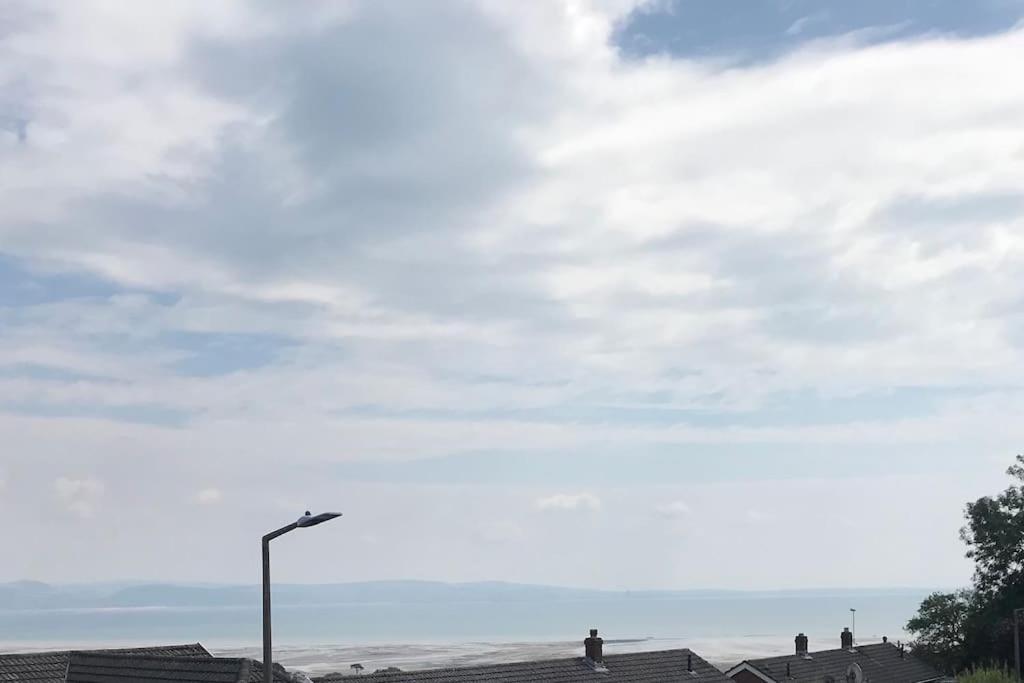 Mumbles - Modern Apartment With Panoramic Sea Views Oystermouth Eksteriør bilde