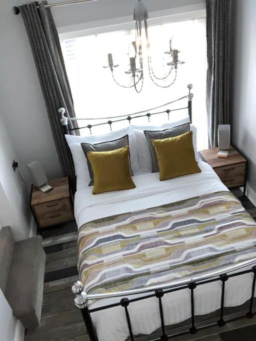 Mumbles - Modern Apartment With Panoramic Sea Views Oystermouth Eksteriør bilde