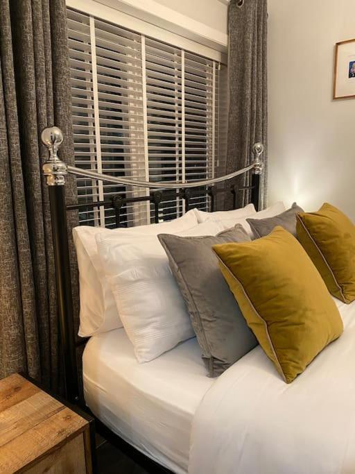Mumbles - Modern Apartment With Panoramic Sea Views Oystermouth Eksteriør bilde