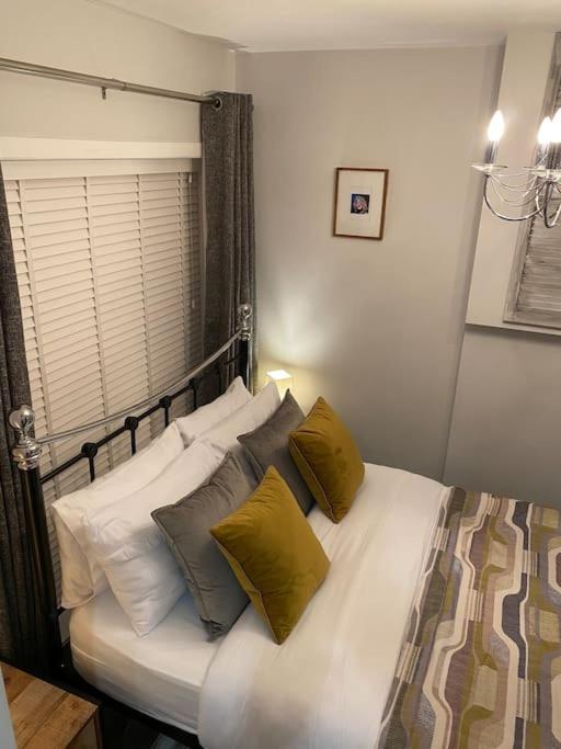 Mumbles - Modern Apartment With Panoramic Sea Views Oystermouth Eksteriør bilde