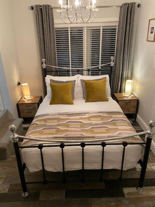 Mumbles - Modern Apartment With Panoramic Sea Views Oystermouth Eksteriør bilde