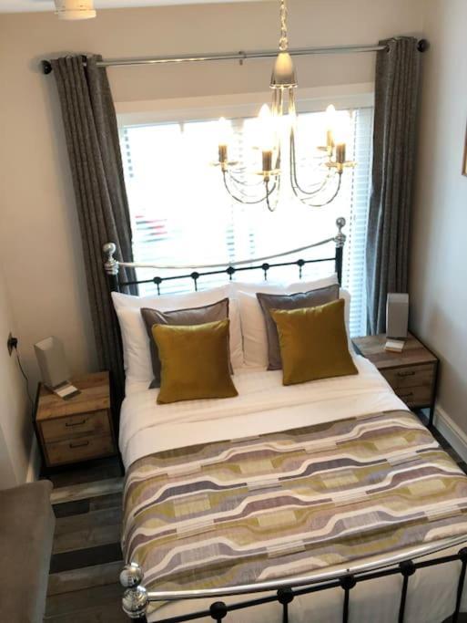 Mumbles - Modern Apartment With Panoramic Sea Views Oystermouth Eksteriør bilde