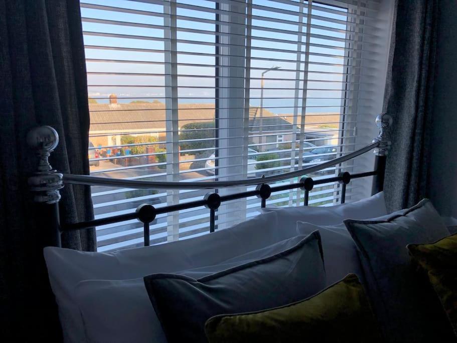 Mumbles - Modern Apartment With Panoramic Sea Views Oystermouth Eksteriør bilde