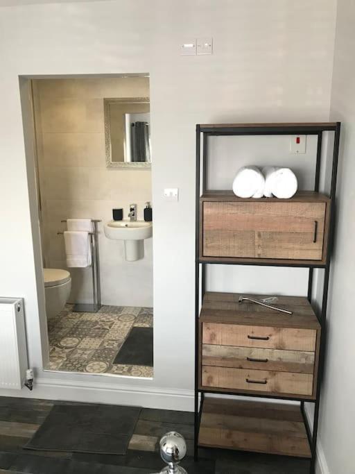 Mumbles - Modern Apartment With Panoramic Sea Views Oystermouth Eksteriør bilde